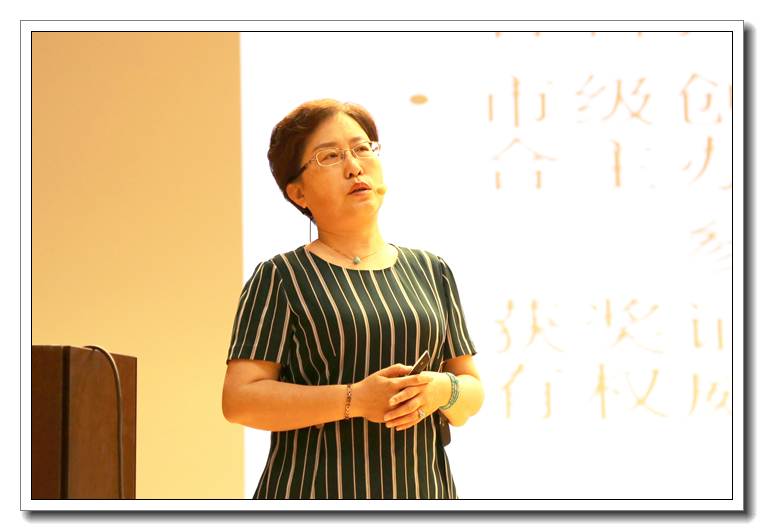 02丁岚副校长进行创新大赛培训.JPG