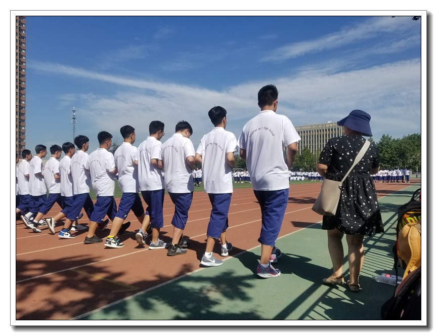 班主任老师默默的陪伴.jpg