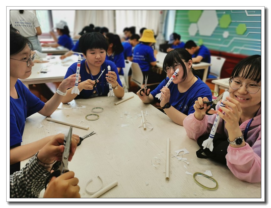 10.亲手制作并发身小火箭.jpg